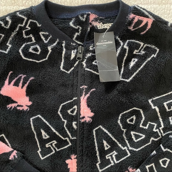 🥰BNWT Abercrombie Kids Sleepwear for Girls, 100% Polyester, for a 5-6 Year Old - Picture 2 of 5